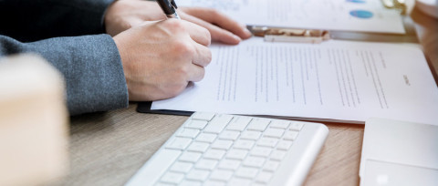 出国劳务合同指南 保障权益的关键文件与签订须知